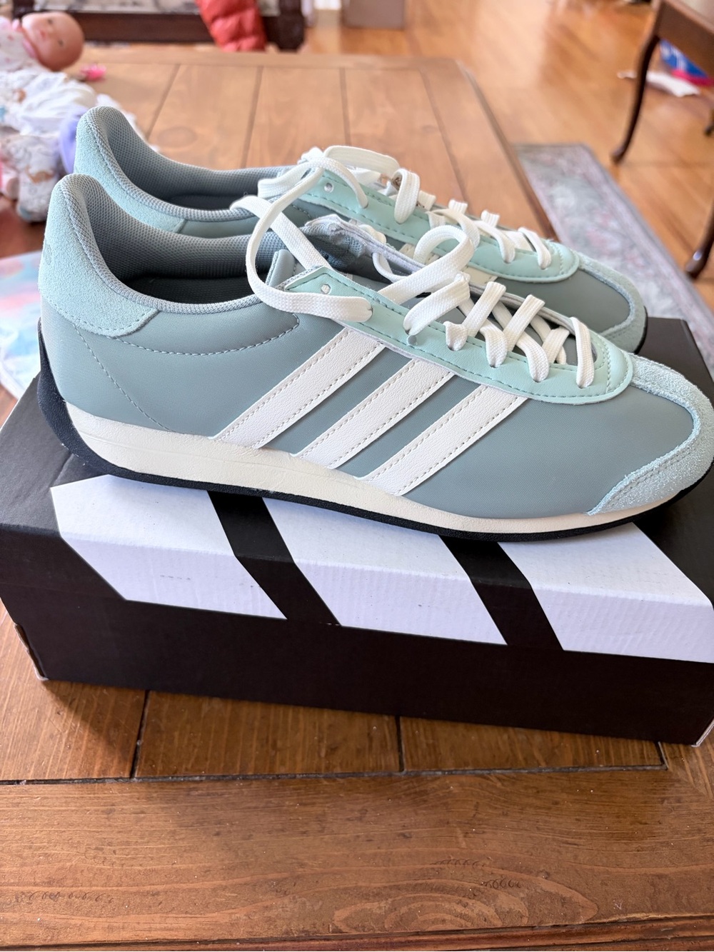 Adidas Runvista blue-Green Sneakers White Stripes, ladies size 8, NWT